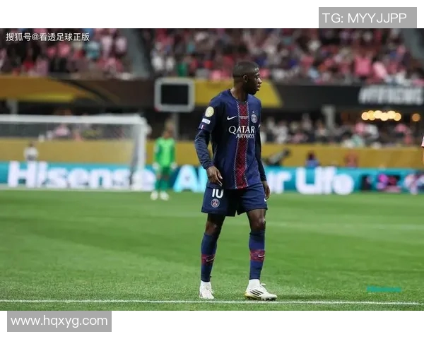 25号足球明星后场的精彩瞬间与战术解析